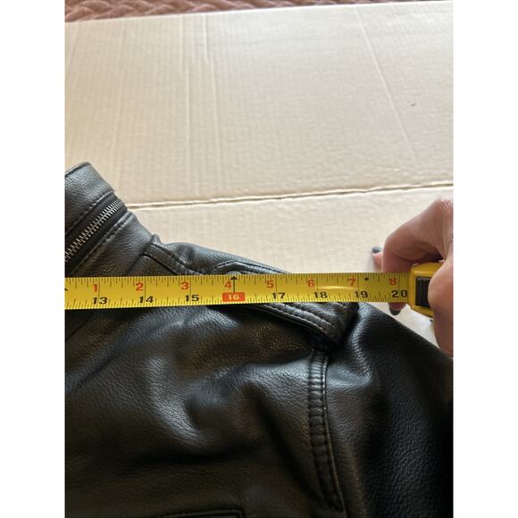 Levi's Men’s Jacket Sz Large Iconic Black Faux Leather Jean Trucker Style Moto - Picture 12 of 16